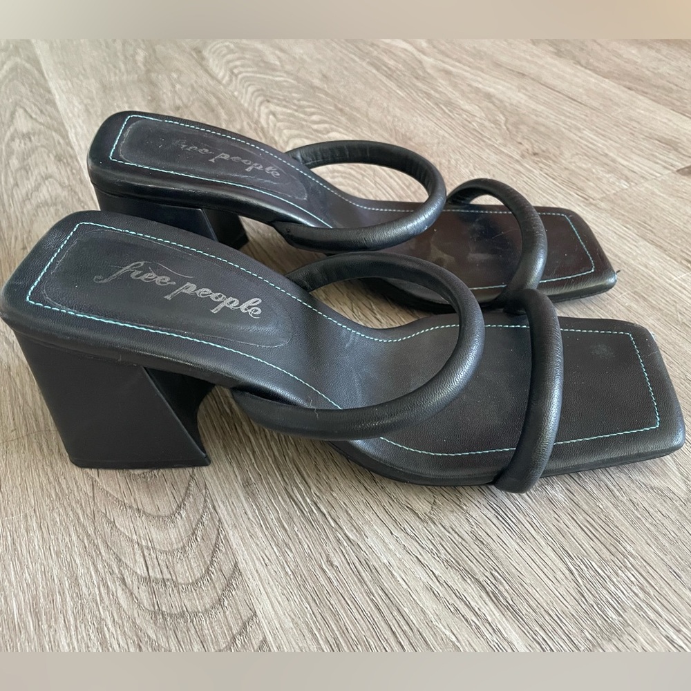 Free People black chunky heels. Size 39